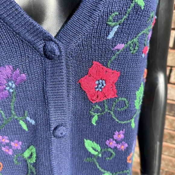 Studio Collections Sweater Vest Womens Size Medium Floral Embroidered‎ Knit Blue - Picture 3 of 12